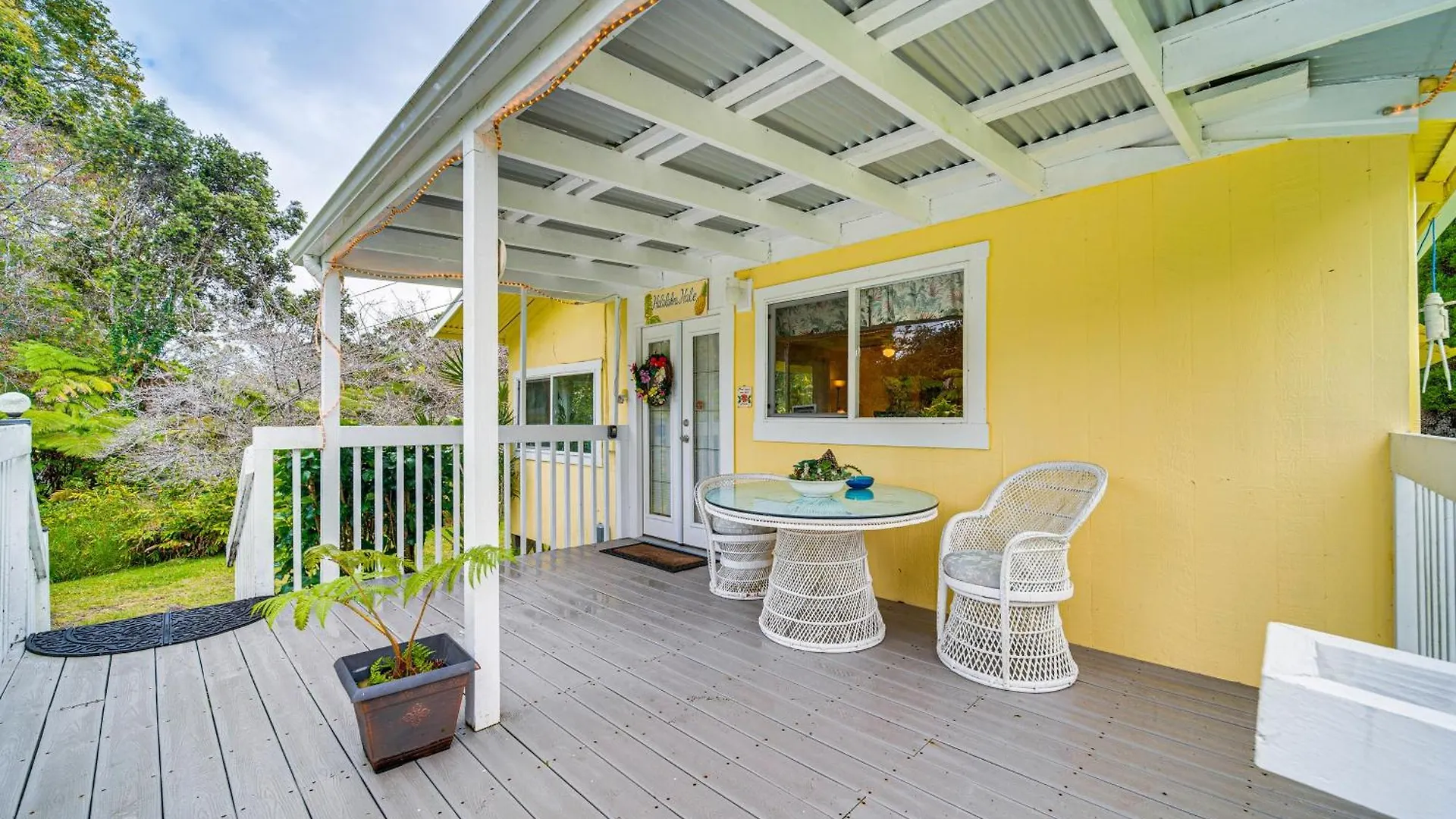 Serene Halakea Hale Cottage By Volcano Ntl Park!